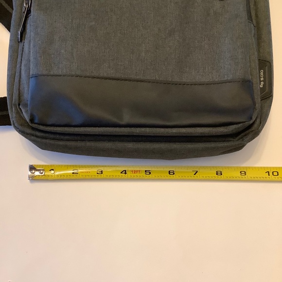 Solo 13.5” Urban Universal 11-inch Tablet Sling Bag - Picture 9 of 12